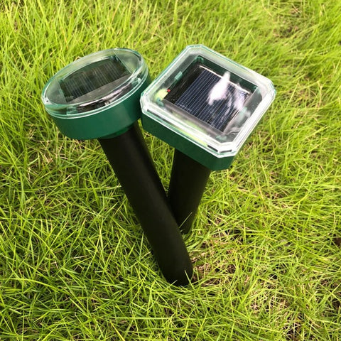 Outdoor Ultrasonic Solar Powered Mouse Mole Pest Rodent Repellent
